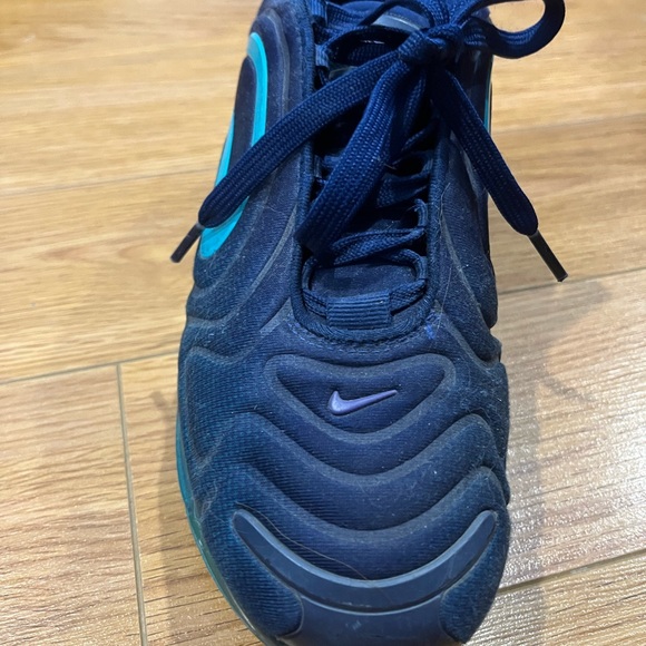 Nike Air Max 720 size 5y - Picture 2 of 9